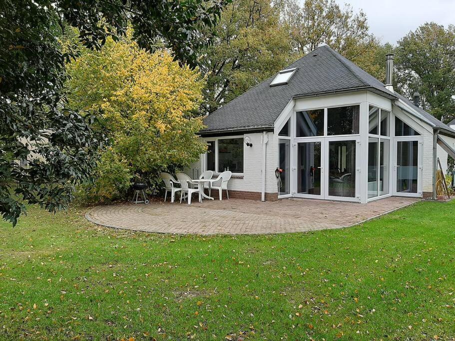 Vrijstaande Recreatievilla Met Ruime Omheinde Tuin Posterholt 外观 照片